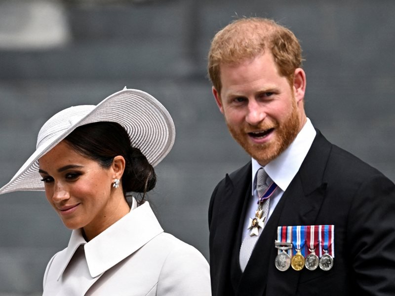 Prens Harry ve Meghan İngiltere'ye Dönüyor