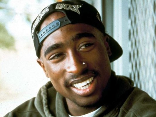 Las Vegas'taki Tupac Shakur Davasında Otopsi Fotoğrafları Gerilimi Artırdı: Yakınları Salonu Terk Etti