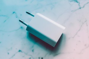 Akıllı Telefonunuzu Hızlı ve Güvenli Şekilde Şarj Etmek İçin Dikkatli Olun