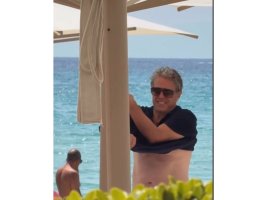 Saşo Kadiyev, Yunanistan'da Hugh Grant'i Paparazzi Gibi Görüntüledi