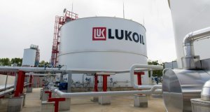 Lukoil Burgaz rafinerisine petrol sevkiyatı reddedilmedi, Karadeniz'deki saldırılar sürüyor