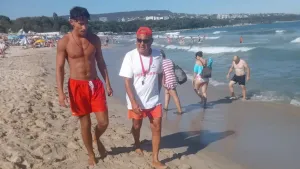 Varna'da Denizde Mucize: Binlerce Kişinin Kahramanı Genç Cankurtaran