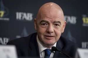 Luis Figo'dan Infantino'ya Sert Tepki: 'Gitmeli!'