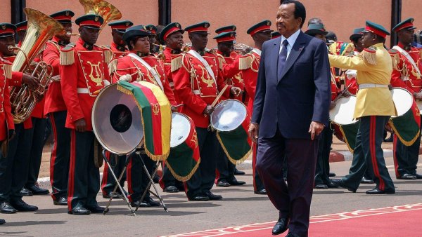 Dünyanın En Yaşlı Başkanı Paul Biya Avrupa'da