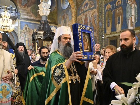 Sofya Piskoposluğu: Patrik Danil, Ayin Esnasında Liturjiyi Kesmedi