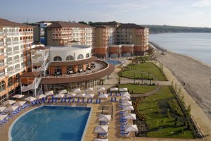 Ağustos Boyunca Fiyatlar Yüksek! Otelciler Deniz Kenarında Fiyatları Ne Zaman Düşüreceklerini Açıkladı