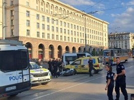 Sofya'da Maria Luiza Bulvarı'nda Motosiklet ve Taksi Çarpıştı: Tramvay Seferleri Durdu