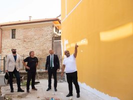 Plovdiv'in Sembolü Sarı Okul'un Restorasyonu Son Aşamaya Geldi