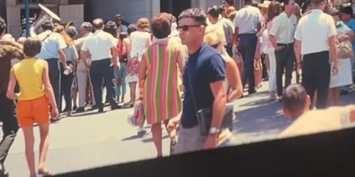 1968 yılından bir fotoğraf dünyayı karıştırdı. Zaman yolcusu mu?