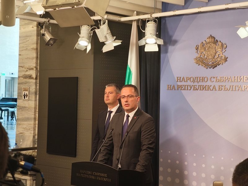 "Vazrajdane"den Çarpıcı İddia: Rumen Radev'in Rus Yönelimli Olduğu Sadece Bir Efsane