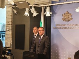 "Vazrajdane"den Çarpıcı İddia: Rumen Radev'in Rus Yönelimli Olduğu Sadece Bir Efsane