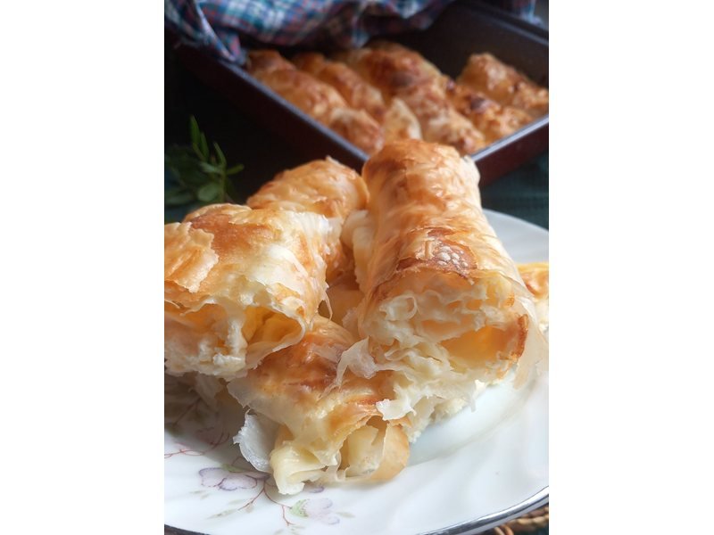 Mayonezli ve Krem Peynirli Banitsa Tarifi