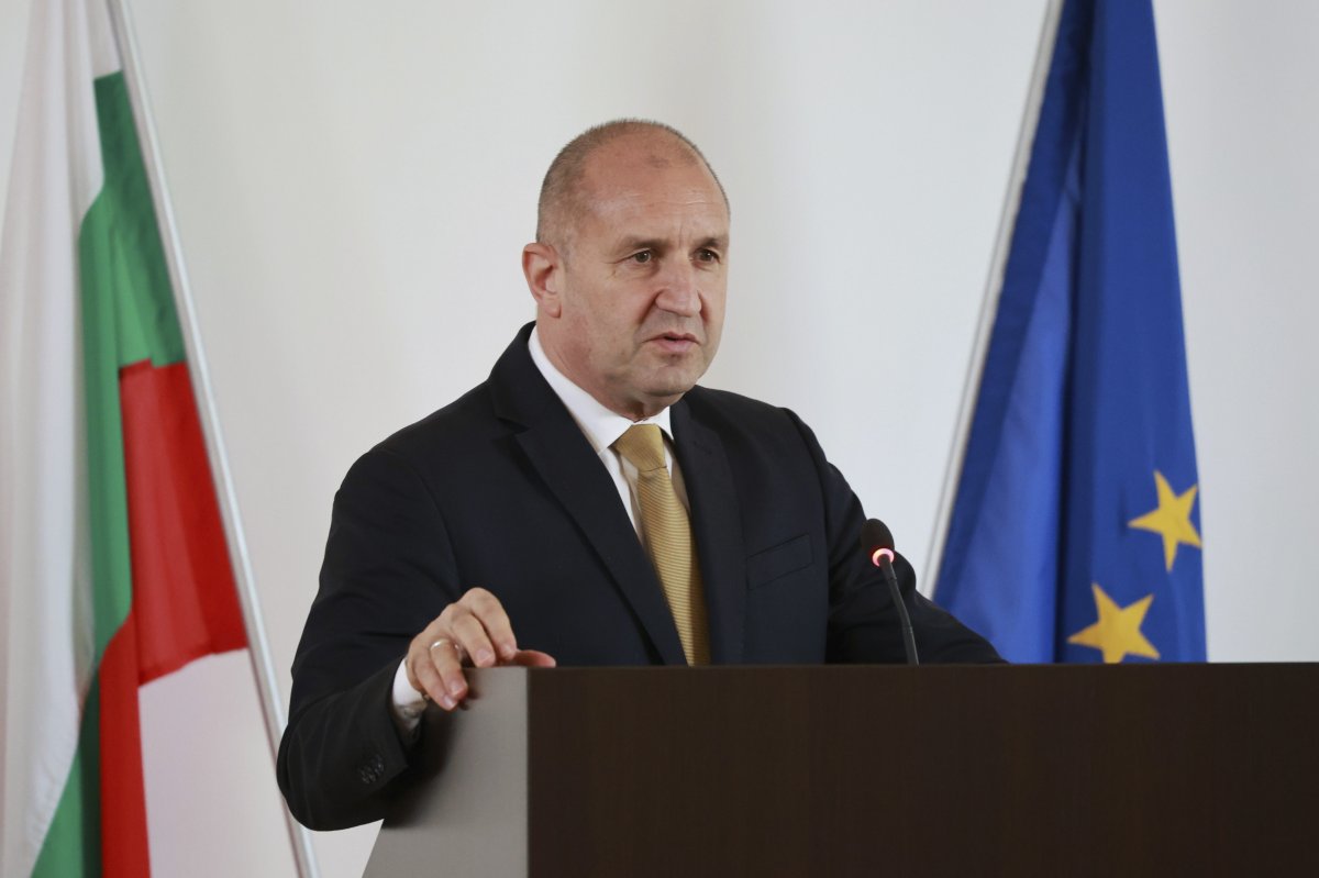 Radev acil olarak Pamporovo'da, gazeteciler içeri alınmıyor