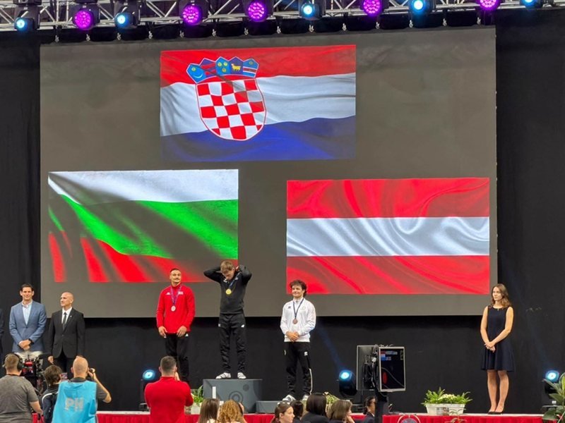 Macaristan'daki Dünya Kupası'ndan Bulgaristan'a gümüş madalya