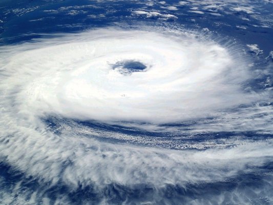 Hawaii'de olağanüstü hal ilan edildi, yıkıcı kasırga bekleniyor
