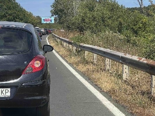 Tsarevo-Burgas Yolunda Devasa Trafik: Lozenets'ten Primorsko'ya Gitmek 80 Dakika Sürüyor