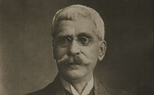 Bulgaristan Ivan Vazov'a saygı duruyor. Patriğin 105. yılı