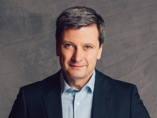 Pavel Stanchev: Siyasetçilerimiz tartışmalardan nefret ediyor çünkü PR'ları kaybetmeleri halinde öfkelerinden korunuyor