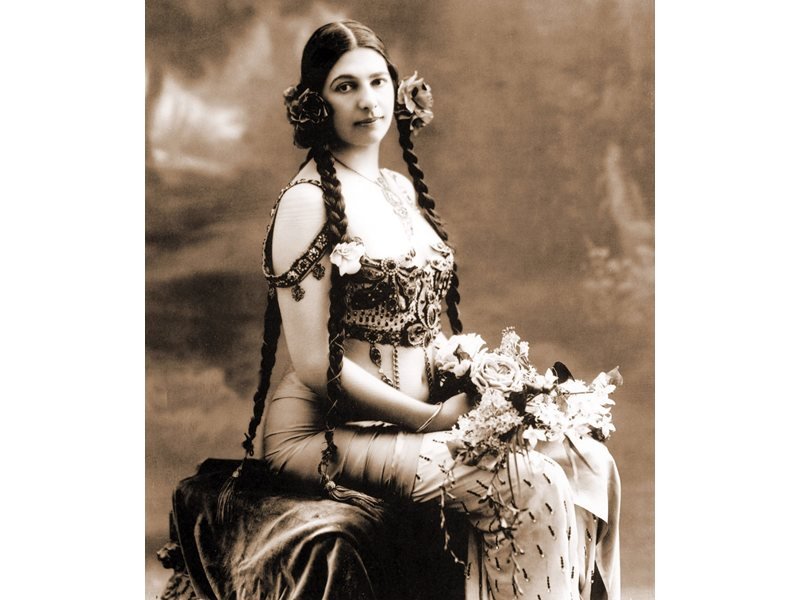 Mata Hari'den Sofya'daki bir hastaneye bağış konseri