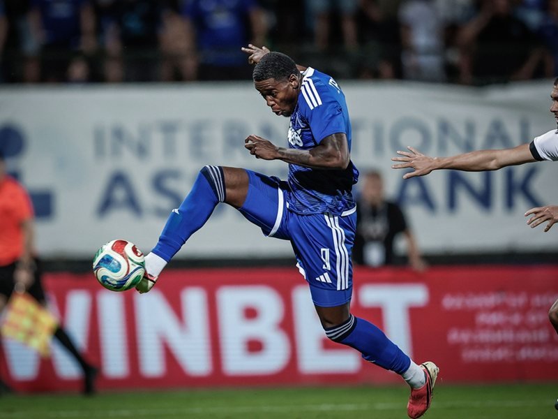Levski, Slavia Engelini Aşıp Yedide Yedide Yaptı; 'Maviler' İki Önemli Kayıp Verdi