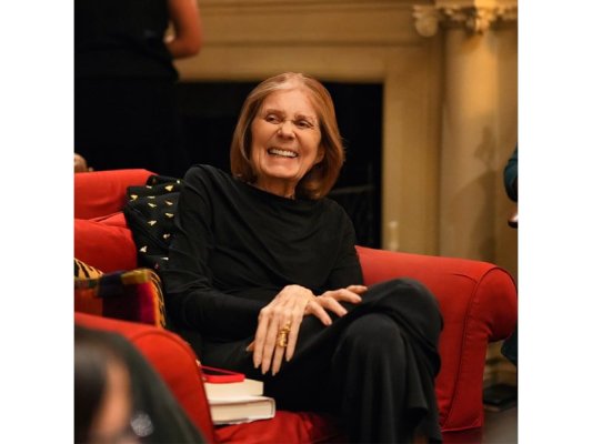 Efsanevi Amerikalı feminist ve gazeteci Gloria Steinem 92 yaşında hayata gözlerini yumdu