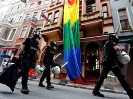 Türkiye'de 47 LGBT aktivisti gözaltına alındı