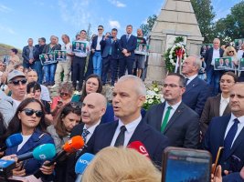 Kostadin Kostadinov Vazrazhdane partisinin cumhurbaşkanı adayı, Volgin başkan yardımcısı adayı