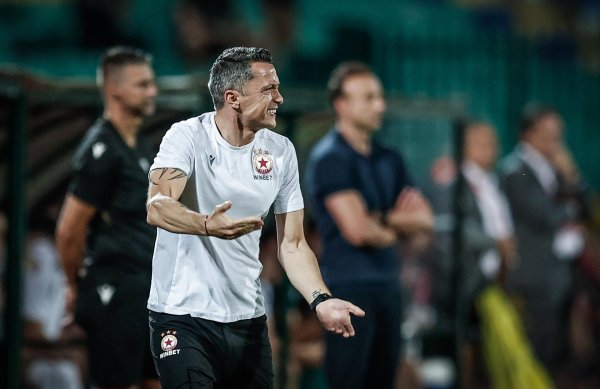 Hristo Yanev'e Beşinci Kez "İstifa" Çağrısı: Görevden Ayrılmıyor