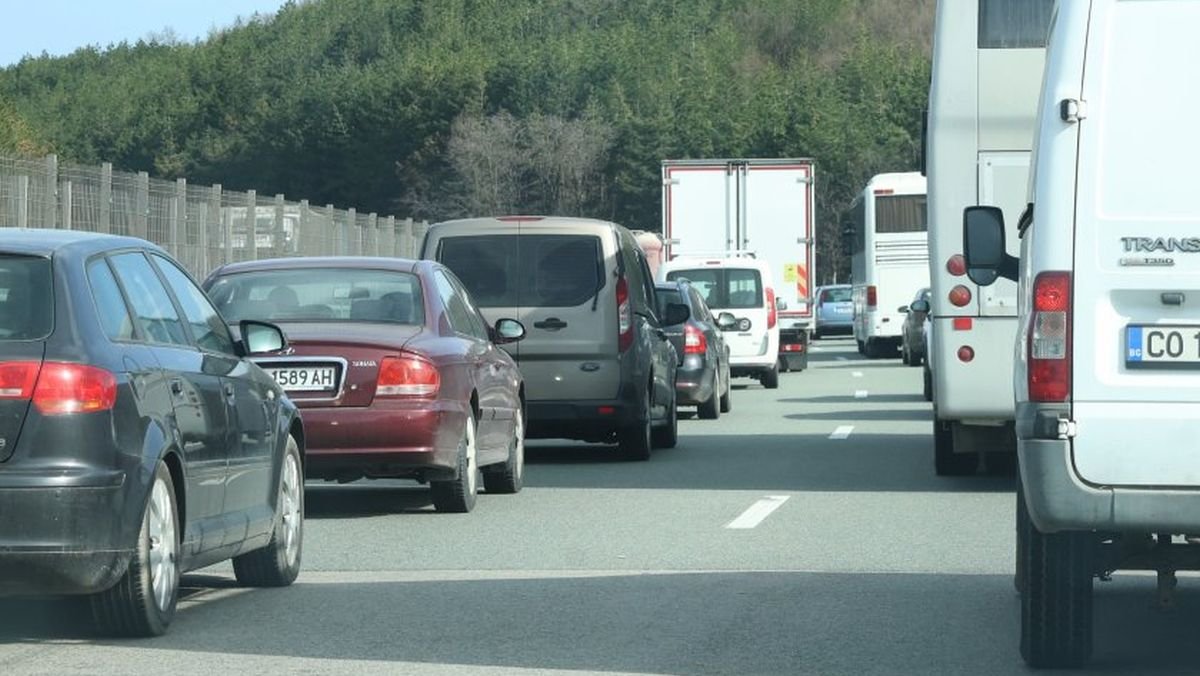 Kabuslar Başladı: Yollarda Dev Kuyruklar, Yangın ve Kazalar
