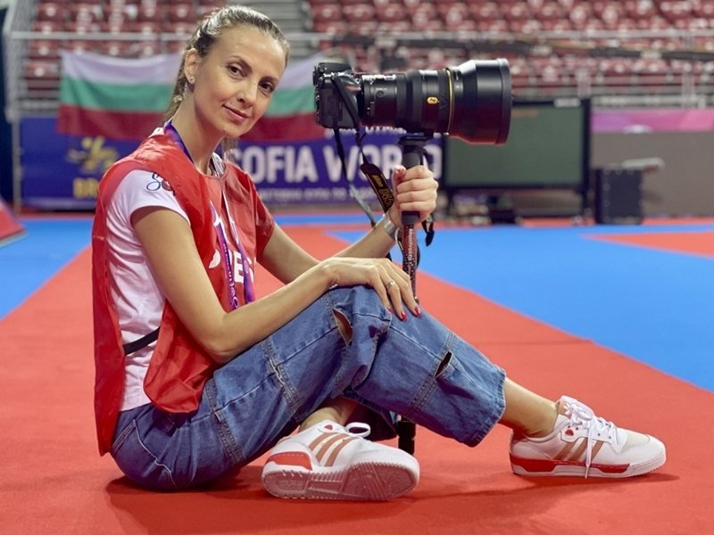 Kırık Zenit'ten Olimpiyat Halısına: Altın Kızların Fotoğrafçısı Anna Nedkova