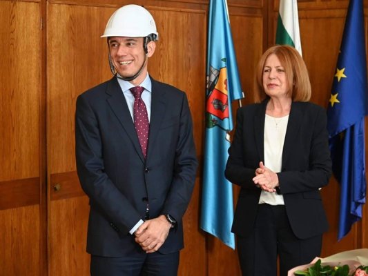 Fandakova: Belediye başkanlığım döneminde üç okul inşa ettirdim, dördüncüsünü Vasil Terziev açacak