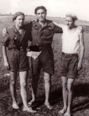 Кръстьо Рибаров /вдясно/ като блигадир в Димитровград през 1949 година.