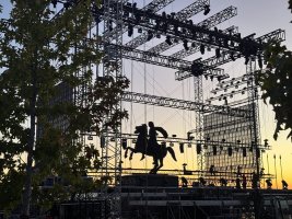 Selanik, Antonis Remos'a İsyan Etti: Büyük İskender Anıtını Konser Sahnesiyle Kapattı!