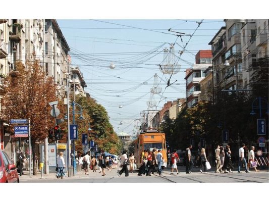 Start stadyon dışında ve terliklerle başlıyor
