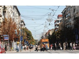 Start stadyon dışında ve terliklerle başlıyor