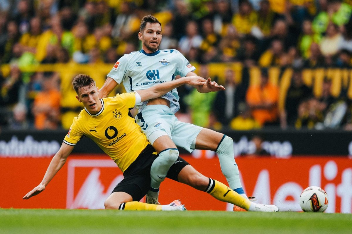 Freiburg ve Dortmund hata yapmadan devam etti