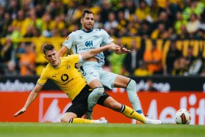 Freiburg ve Dortmund hata yapmadan devam etti