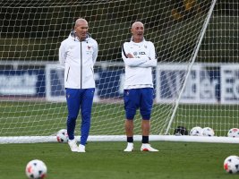 Zidane moda kıyafetleri yasakladı