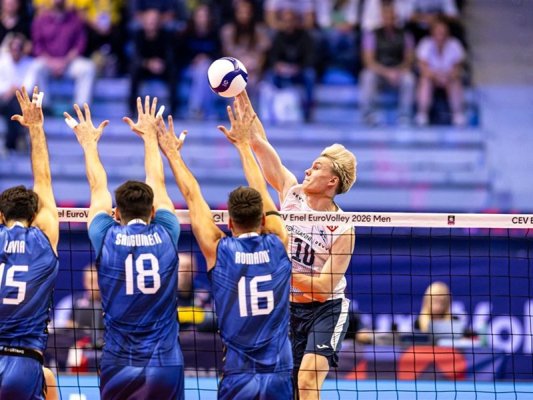 Finlandiya dünya şampiyonu İtalya'yı 3:2 yendi Avrupa şampiyonası çeyrek finalinde, Bulgar maçın hakemi oldu