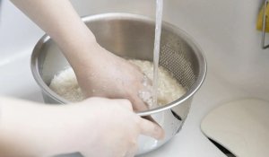 Yemek yapmadan önce pirinci yıkamak şart mı? Şeflerin cevabı