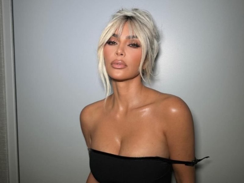 Kim Kardashian 2016 Paris soygunu için 1 euro tazminat aldı