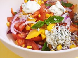 Şeftalili panzanella salatası