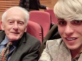 Rumen influencer Bulgar iş insanıyla açık ilişkide, 81 yaşındaki eşinden kalan 150 bin sterlin mirası ile övünüyor