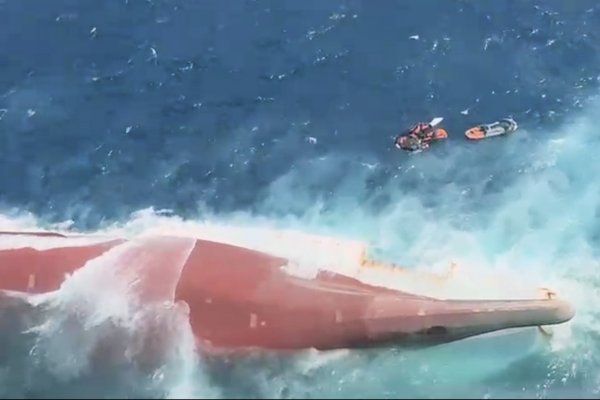 Endonezya'da kabus: Feribot batması sonrası 129 kişi kayıp