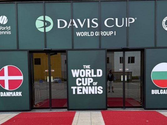 Tenis millî takımı Danimarka ile oynanacak düellonun yapılacağı salonda ilk antrenmanını yaptı