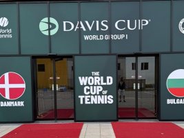 Tenis millî takımı Danimarka ile oynanacak düellonun yapılacağı salonda ilk antrenmanını yaptı