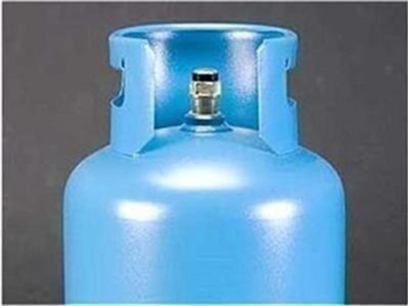 Adam hayatı için mücadele ediyor, evinde gaz tüpü patladı