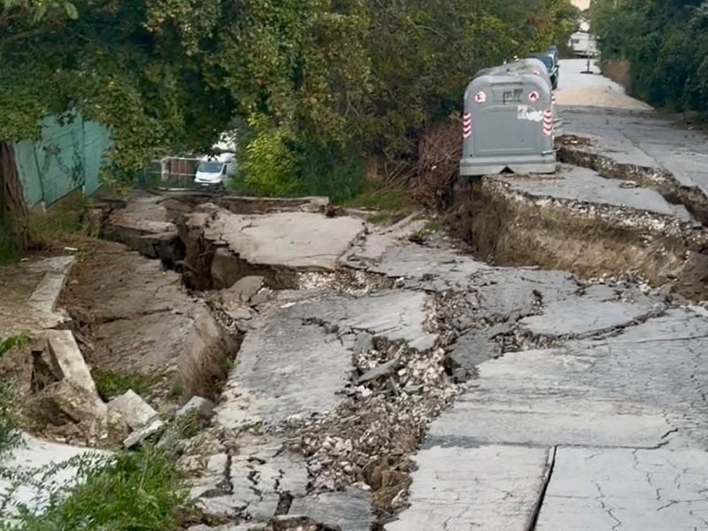 Varna'nın Asparuhovo semtindeki heyelan nedeniyle iki aile tahliye edildi