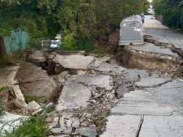 Varna'nın Asparuhovo semtindeki heyelan nedeniyle iki aile tahliye edildi