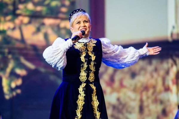 Bulgar Halk Müziğinin Sevilen İsmi Nikolina Çakırdakova'nın Doğum Günü Kutlu Olsun